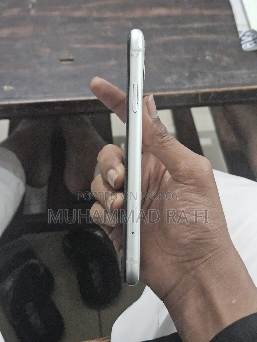 Apple iPhone 11 (Used)