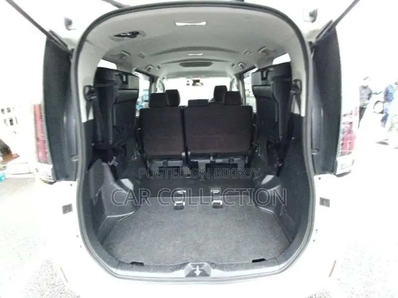 Toyota Noah X Non Hybrid 2-PW 2020