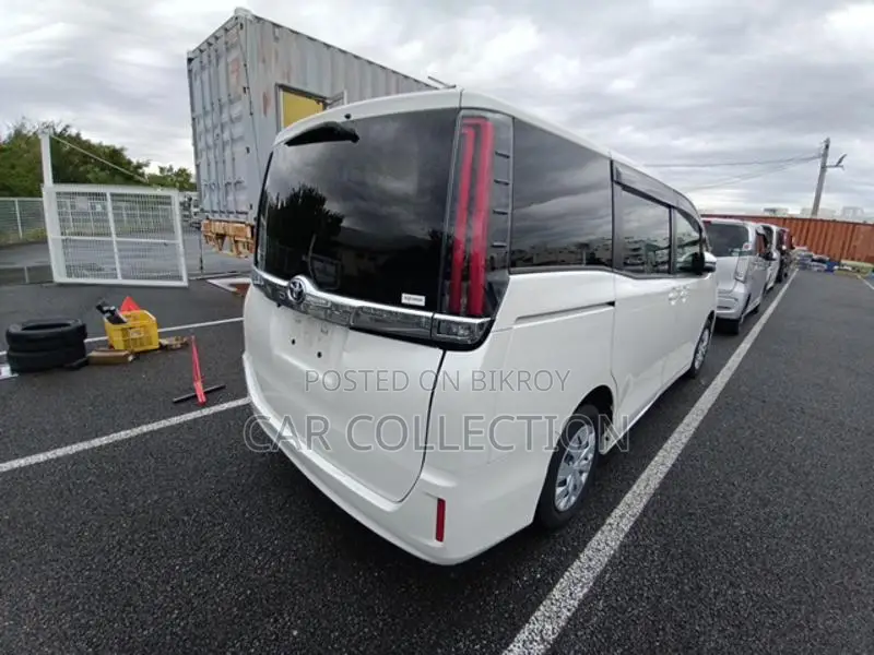 Toyota Noah X Non Hybrid 2-PW 2020