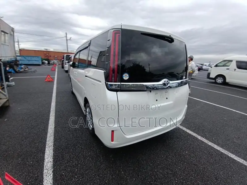 Toyota Noah X Non Hybrid 2-PW 2020