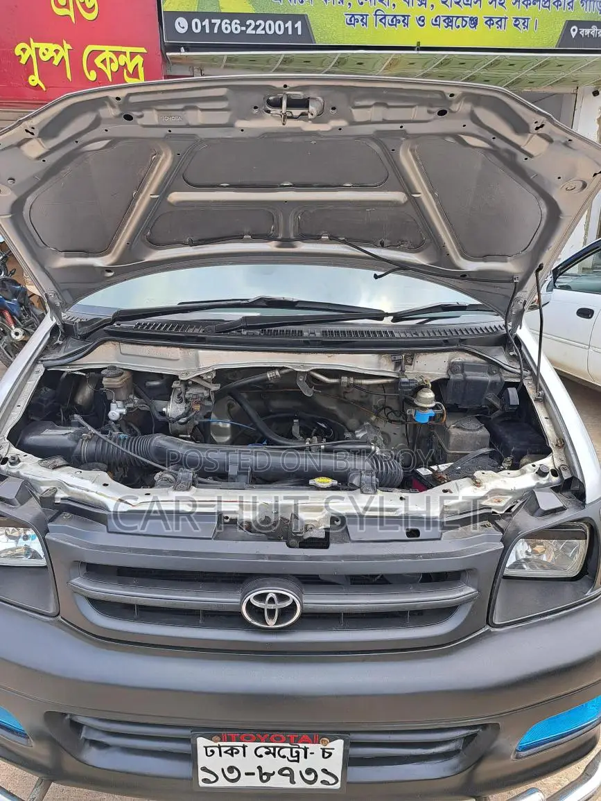 Toyota Noah Kr42 Standard roof 2005