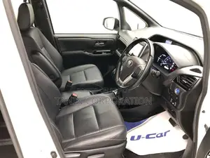 Toyota Esquire Hybrid GI 2020