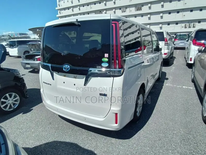 Toyota Esquire Hybrid GI 2020