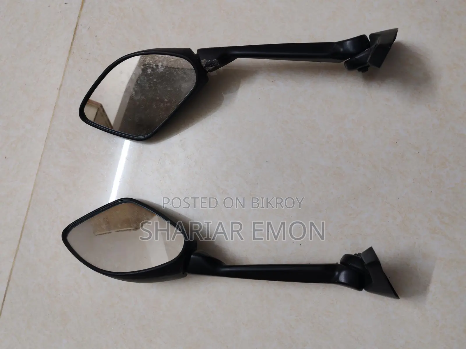 Gixxer SF Looking Glass