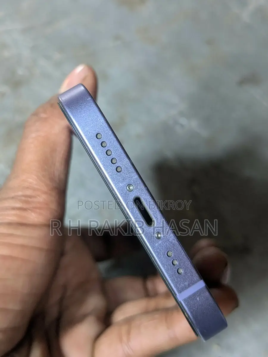 Apple iPhone 12 (Used)