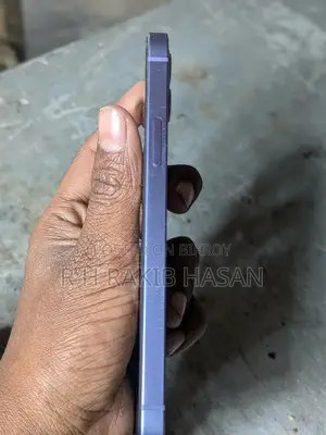 Apple iPhone 12 (Used)