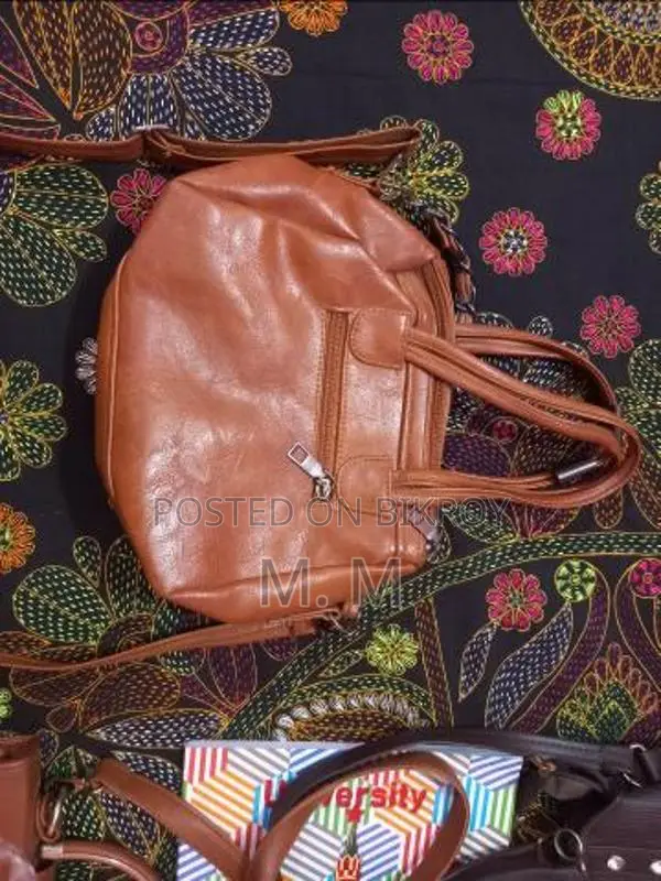 Cross Body & Shoulder Bag For Sale