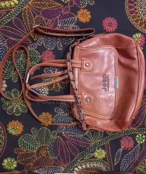 Cross Body & Shoulder Bag For Sale