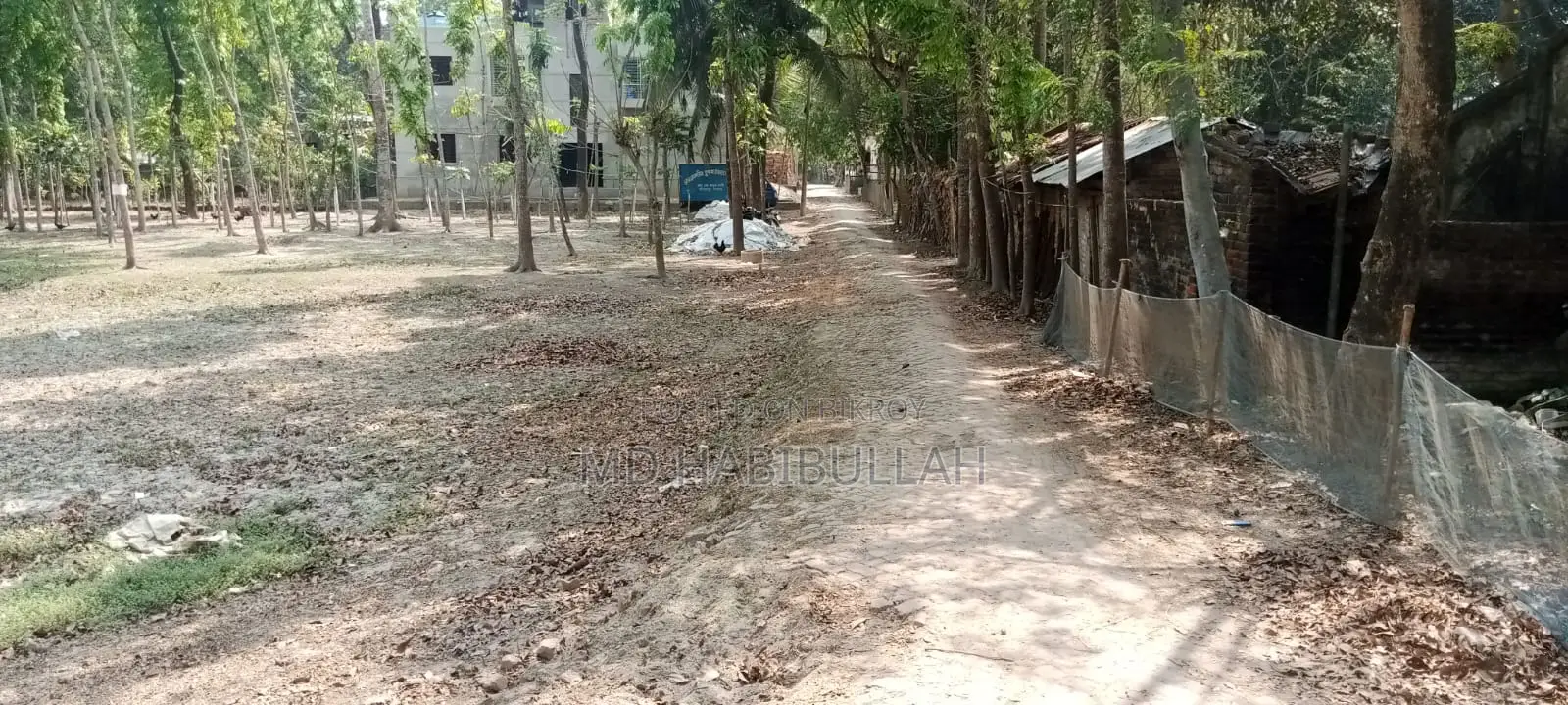 জমি বিক্রয় হইবে। মনিরামপুর পৌরসভার ভিতরে ৮ নম্বর কামারপুর ওয়ার্ড।