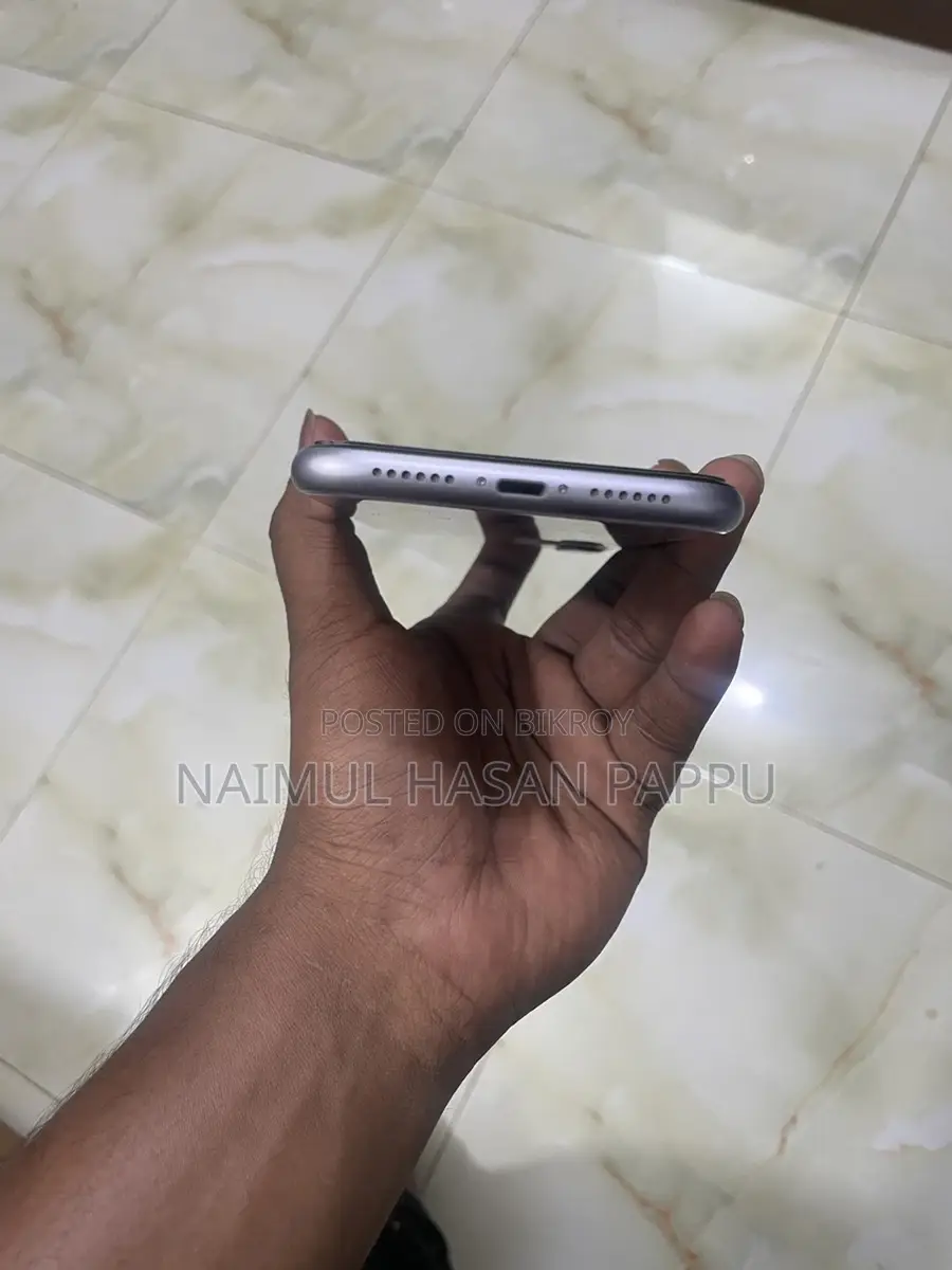 Apple iPhone 11 128GB (Used)