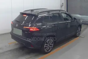 টয়োটা করোলা ক্রস জেড লেদার ব্ল্যাক কালার ২০২৫
