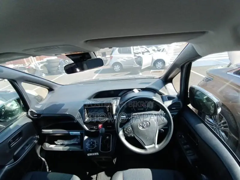 Toyota Noah X 2021