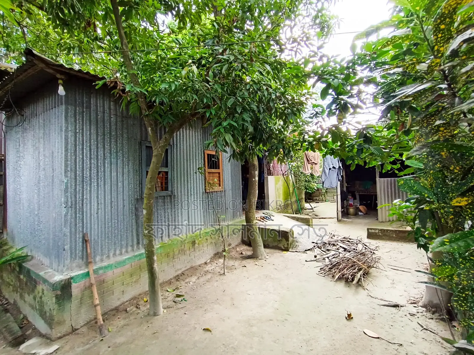 House with land for sale, ready to move in
