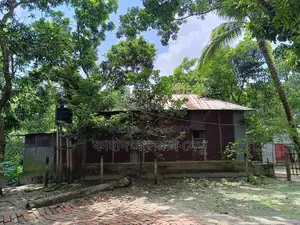 House with land for sale, ready to move in