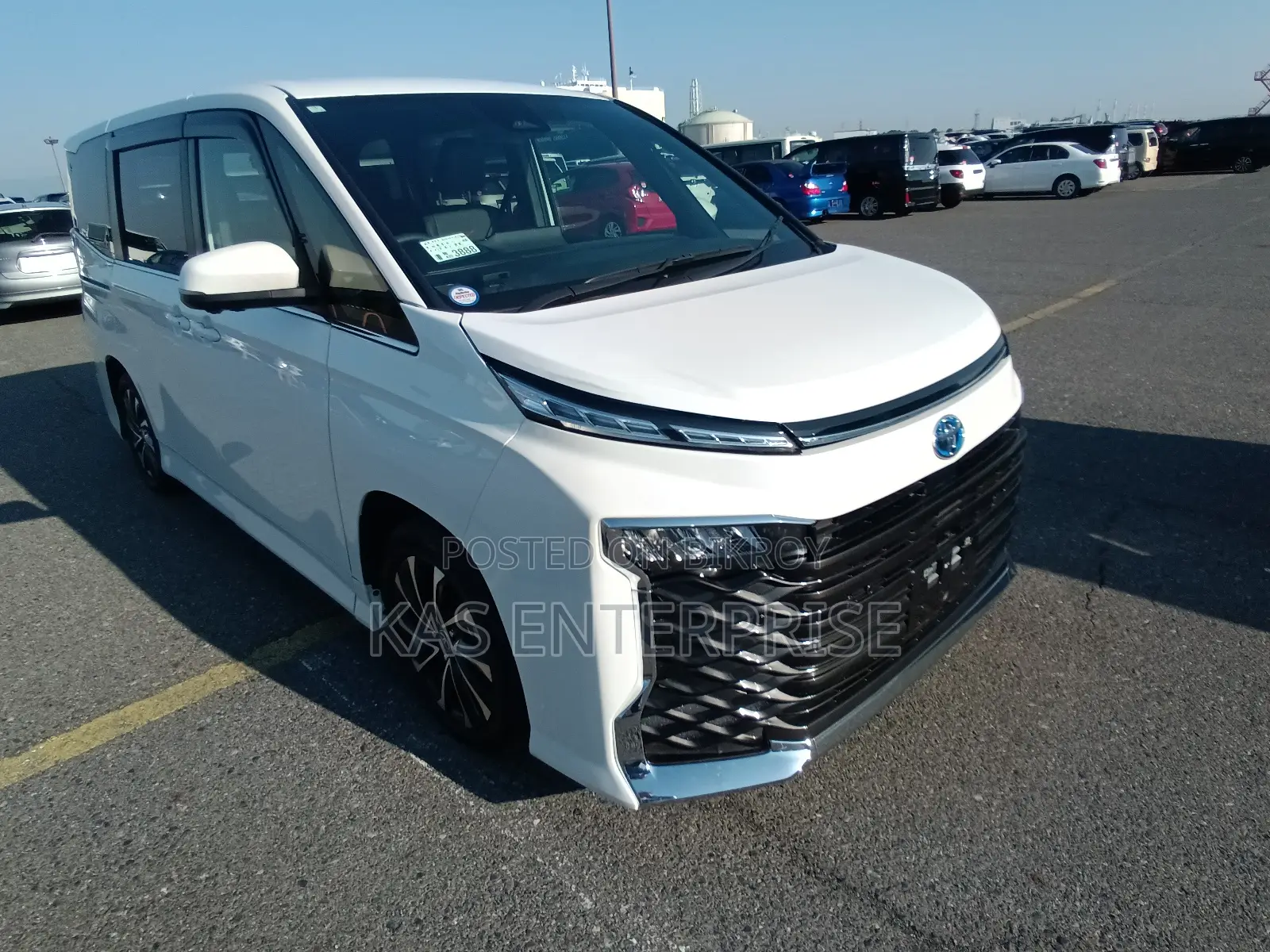 Toyota Voxy S-Z HYBRID PEARL 2024