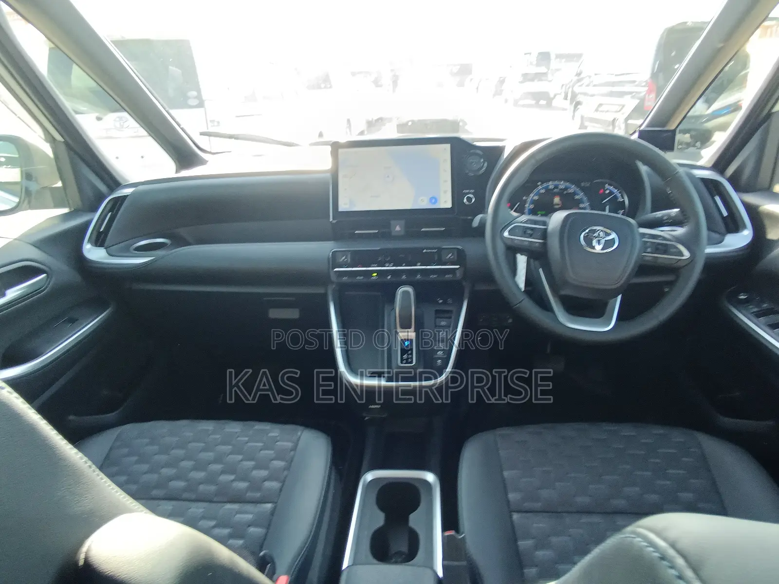 Toyota Voxy S-Z HYBRID PEARL 2024