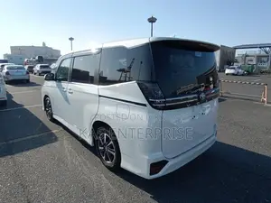 Toyota Voxy S-Z HYBRID PEARL 2024