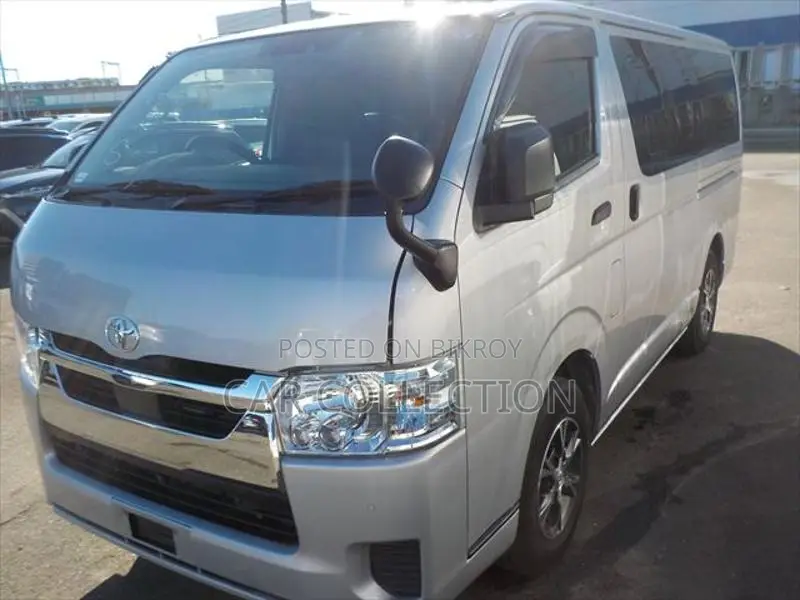 Toyota Hiace GL DUAL AC 2021