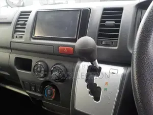 Toyota Hiace GL DUAL AC 2021