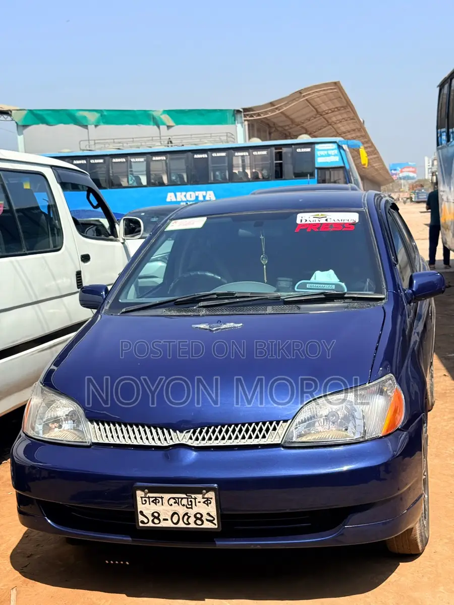 Toyota Platz 2002
