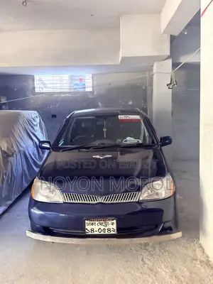 Toyota Platz 2002