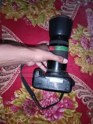 ক্যানন ১৩০০ডি