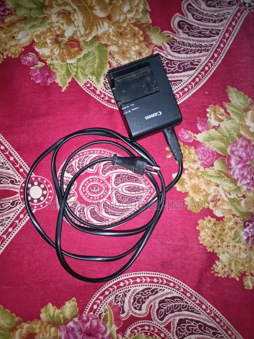 ক্যানন ১৩০০ডি