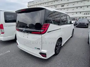 Toyota Noah S-Z Full Option 2023