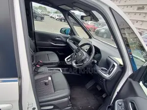 Toyota Noah S-Z Full Option 2023