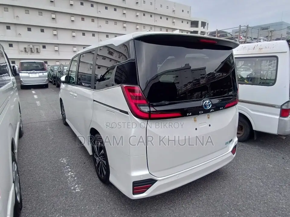 Toyota Noah S-Z Full Option 2023