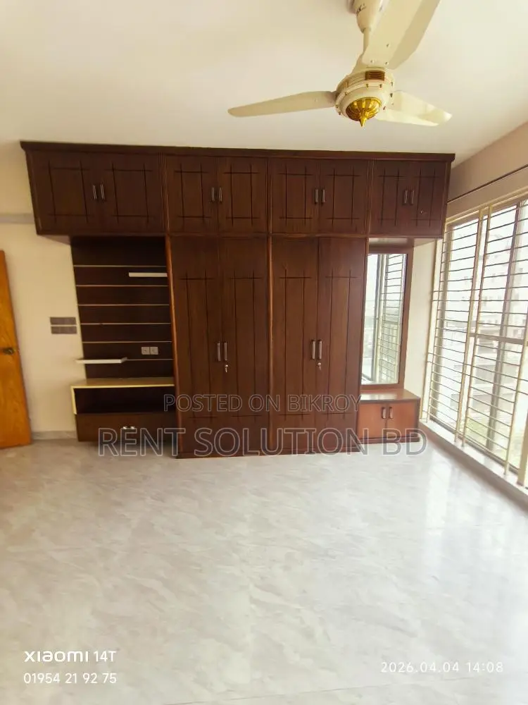 সেমি ফার্নিশড চমৎকার ইন্টেরিয়র