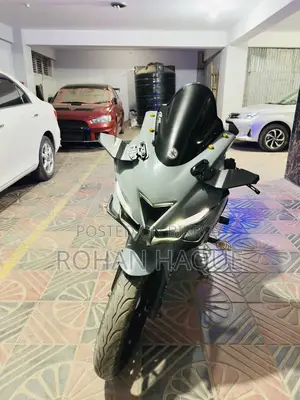 Yamaha R15 2022