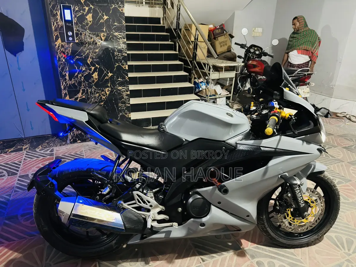 Yamaha R15 2022