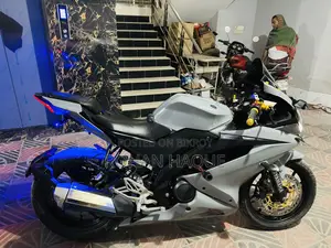 Yamaha R15 2022