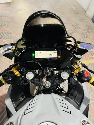 Yamaha R15 2022