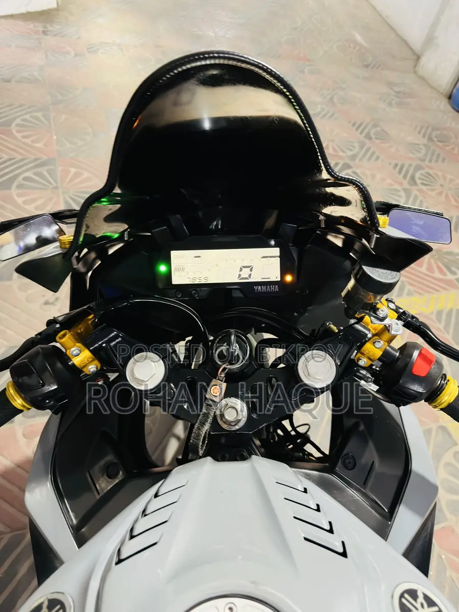 Yamaha R15 2022