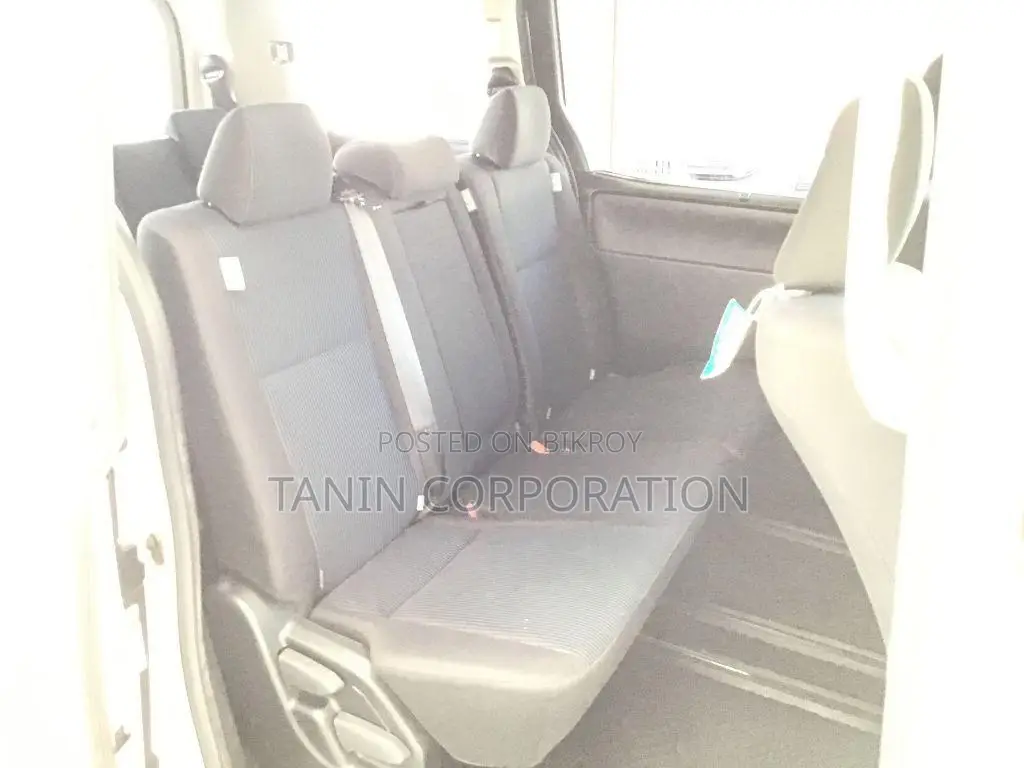 Toyota Noah Non Hybrid X 2021