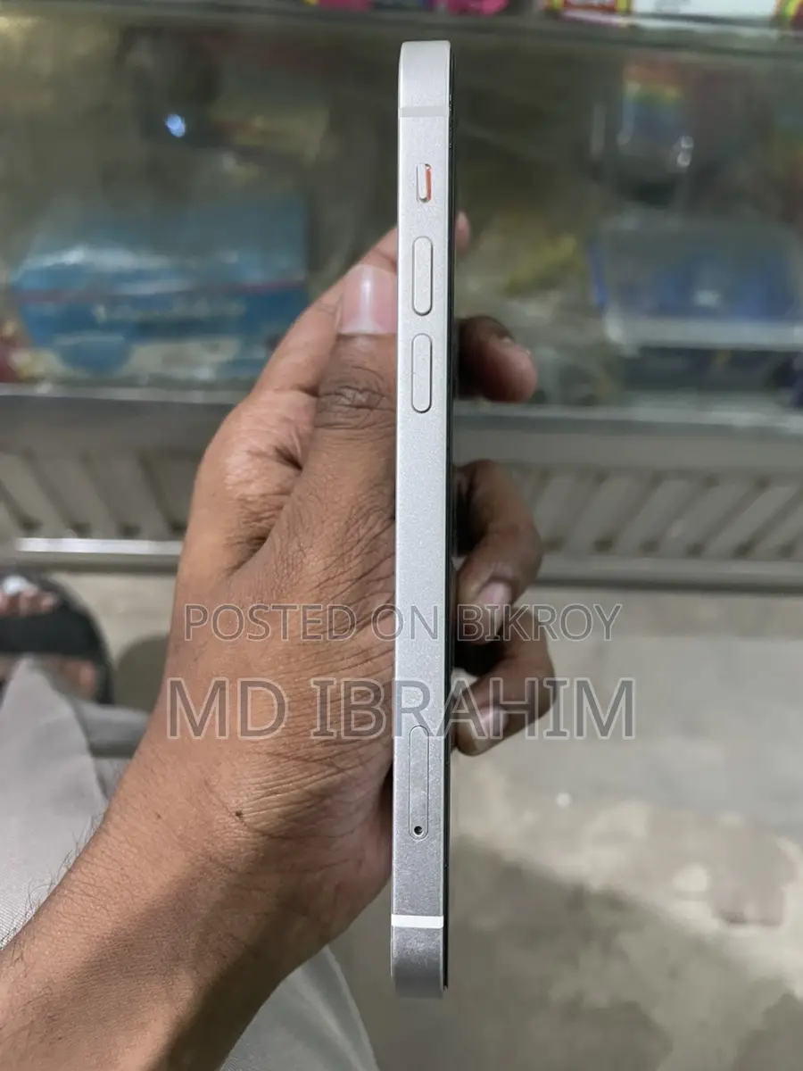 Apple iPhone 12 4GB 128GB (Used)