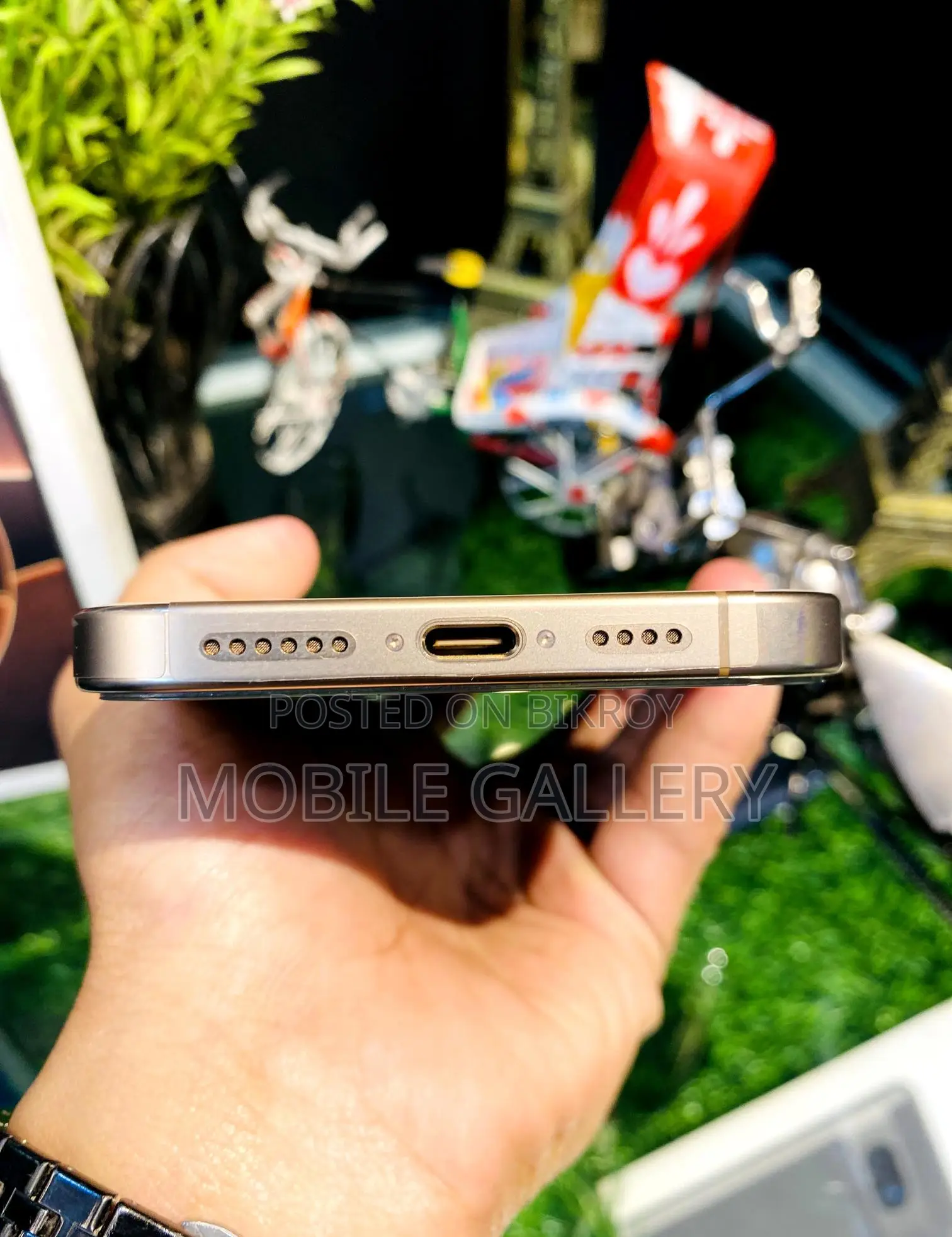 Apple iPhone 16 Pro Max 256 (Used)