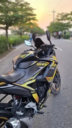 সুজুকি জিক্সার এসএফ ২০২৩ ব্ল্যাক