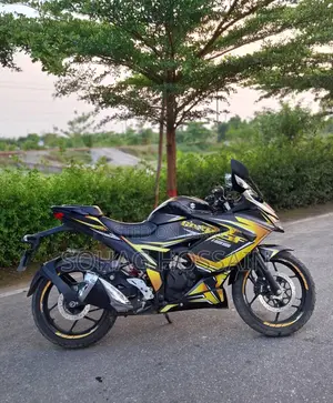 সুজুকি জিক্সার এসএফ ২০২৩ ব্ল্যাক