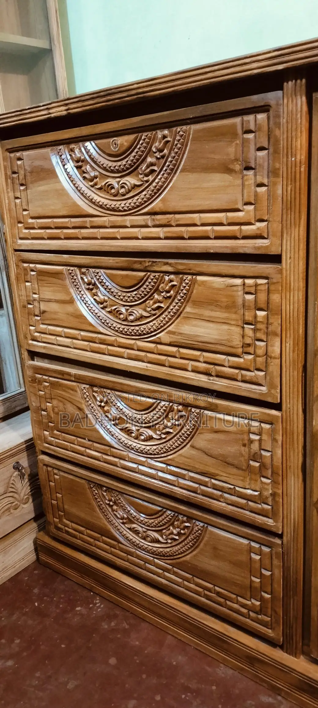 চিটাগং সেগুনের ওয়ারড্রব বিক্রি করবো, কোড-৩০
