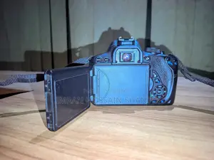 Canon 700D.. Kit Lens
