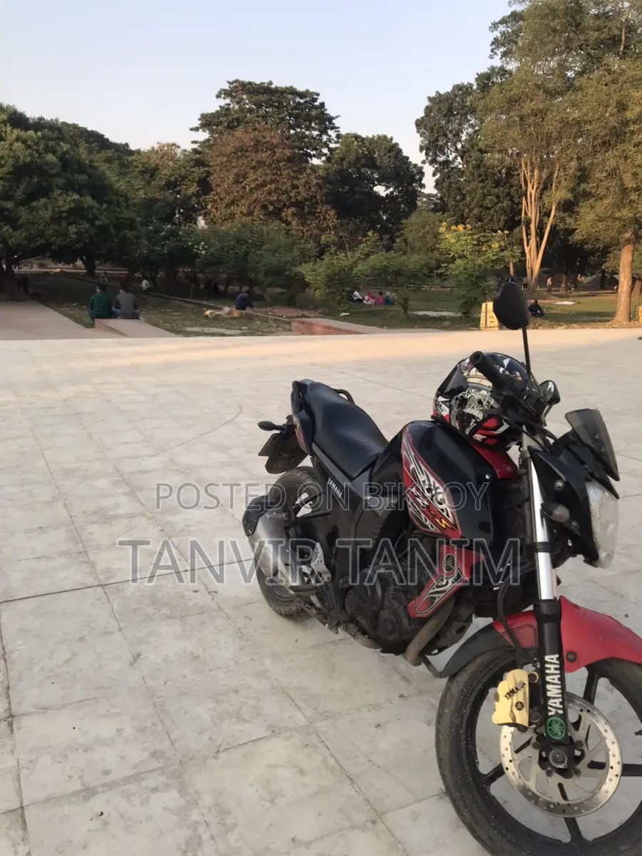 Yamaha FZ first virsion 2011