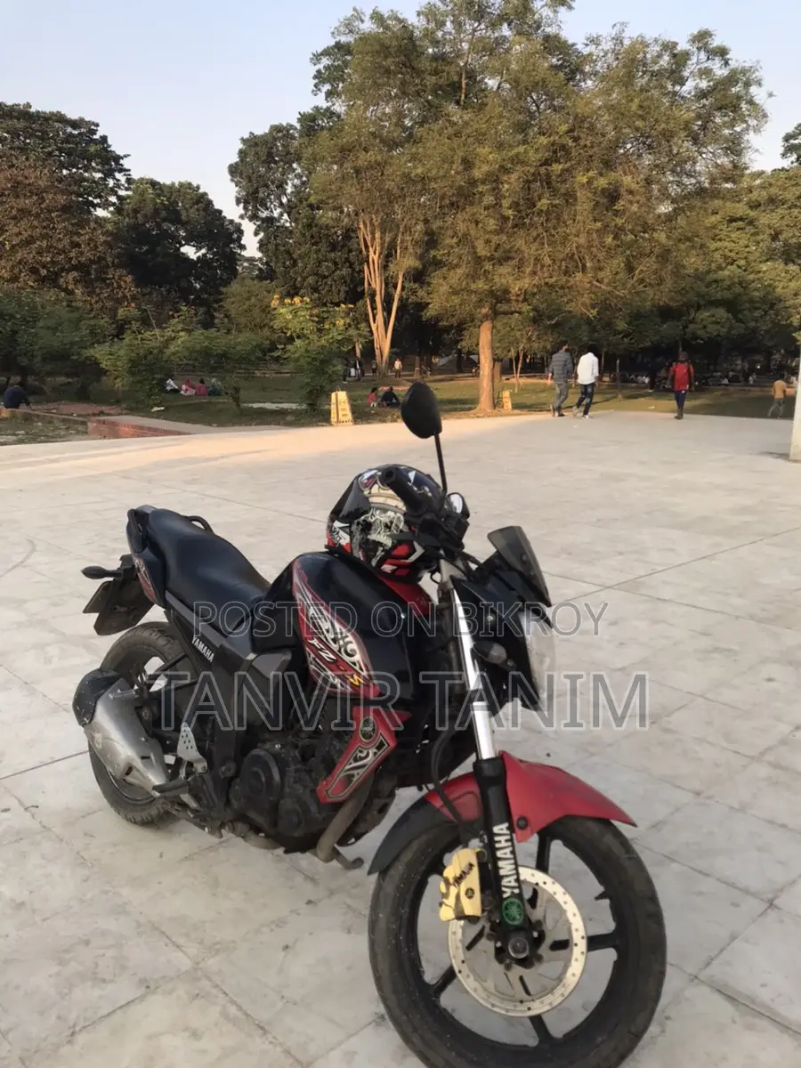 Yamaha FZ first virsion 2011