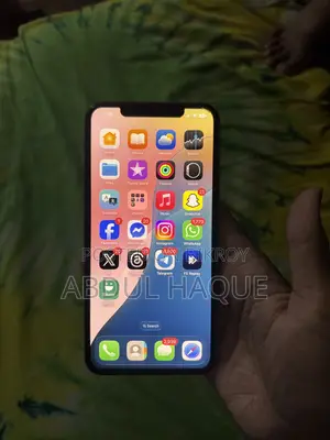 Apple iPhone 11 Pro Max . (Used)