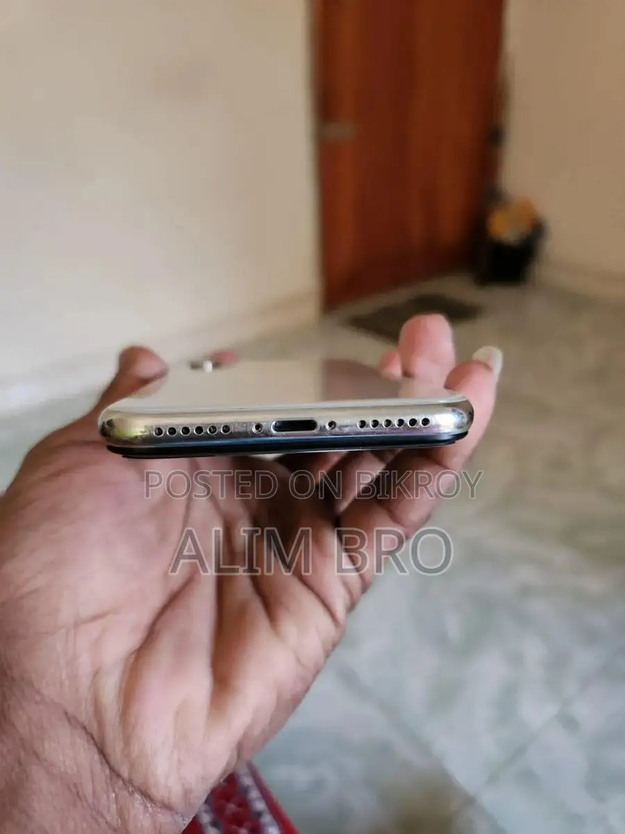 Apple iPhone X 64-GB (Used)