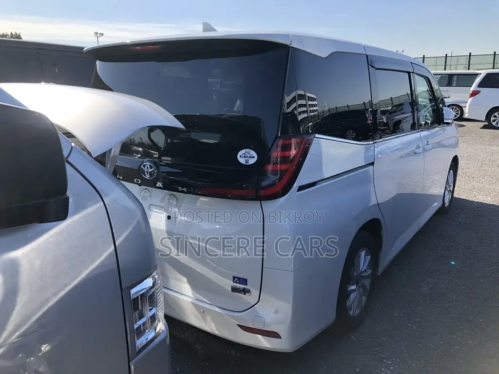 Toyota Noah Z PKG HYB 360 2023
