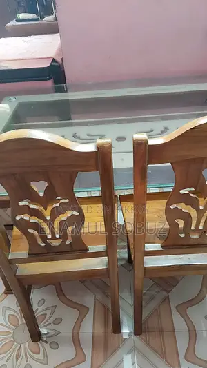 Beautiful Dining Table (6 Chairs) Good Condition