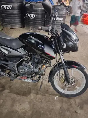 Bajaj Pulsar 150 . 2018
